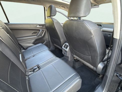 Used 2019 Volkswagen Tiguan SE w/ Panoramic Sunroof Package FWD image 26