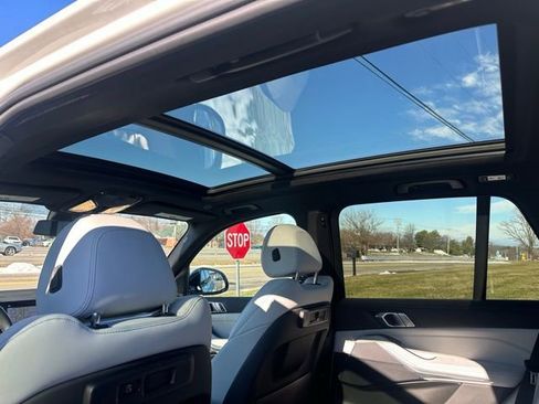 Used 2023 BMW X5 xDrive40i w/ Premium Package image 44