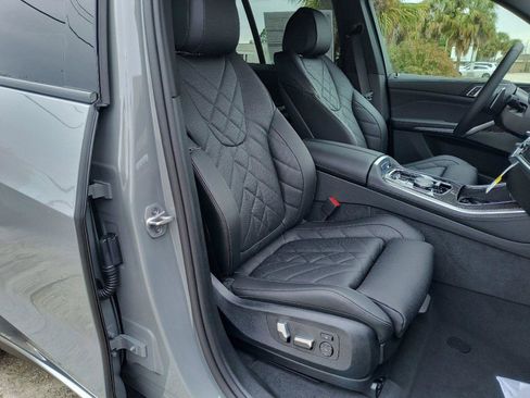 Used 2025 BMW X5 xDrive40i w/ Parking Assistance Package image 13