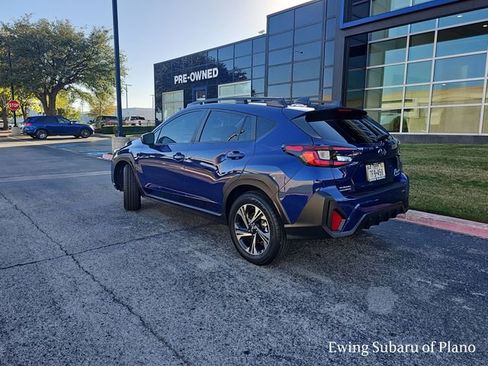 Used 2025 Subaru Crosstrek 2.0i Premium image 3
