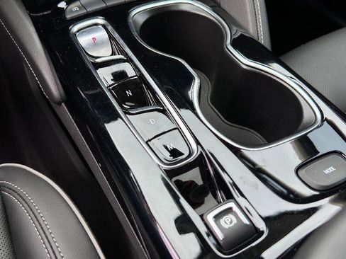 Used 2023 Buick Envision Avenir image 24