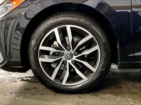 New 2026 Volkswagen Jetta SE FWD image 9