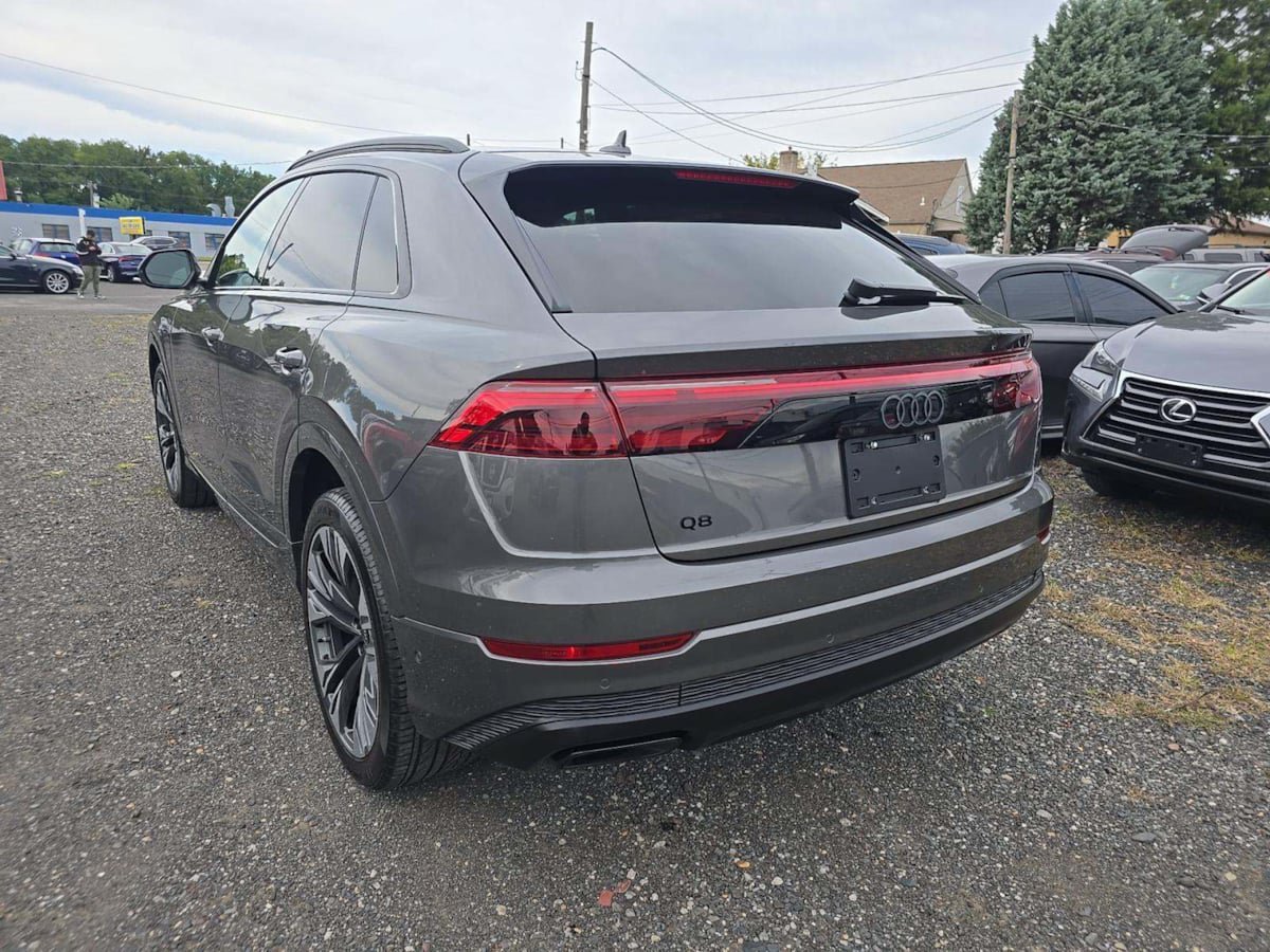 Used 2025 Audi Q8 Premium w/ Black Optic Package AWD/4WD image 10