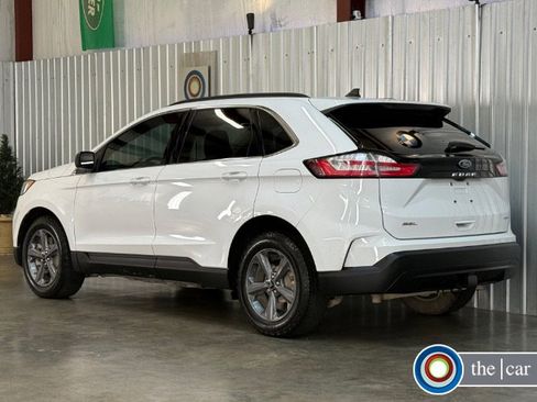 Used 2022 Ford Edge SEL w/ Sport Appearance Package image 3