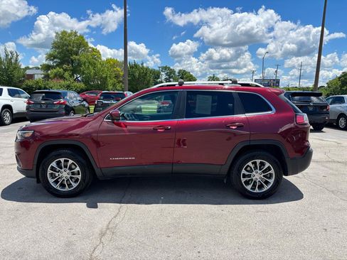 Used 2019 Jeep Cherokee Latitude Plus w/ Cold Weather Group AWD/4WD image 8