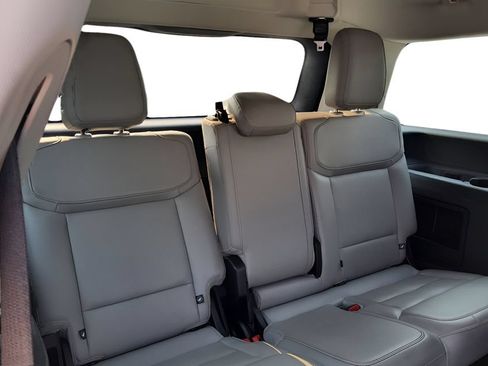 Used 2025 Ford Expedition Active AWD/4WD image 39