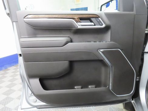 Used 2025 GMC Sierra 1500 Elevation image 48