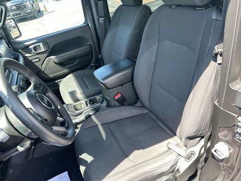 Used 2023 Jeep Wrangler Sport AWD/4WD image 15