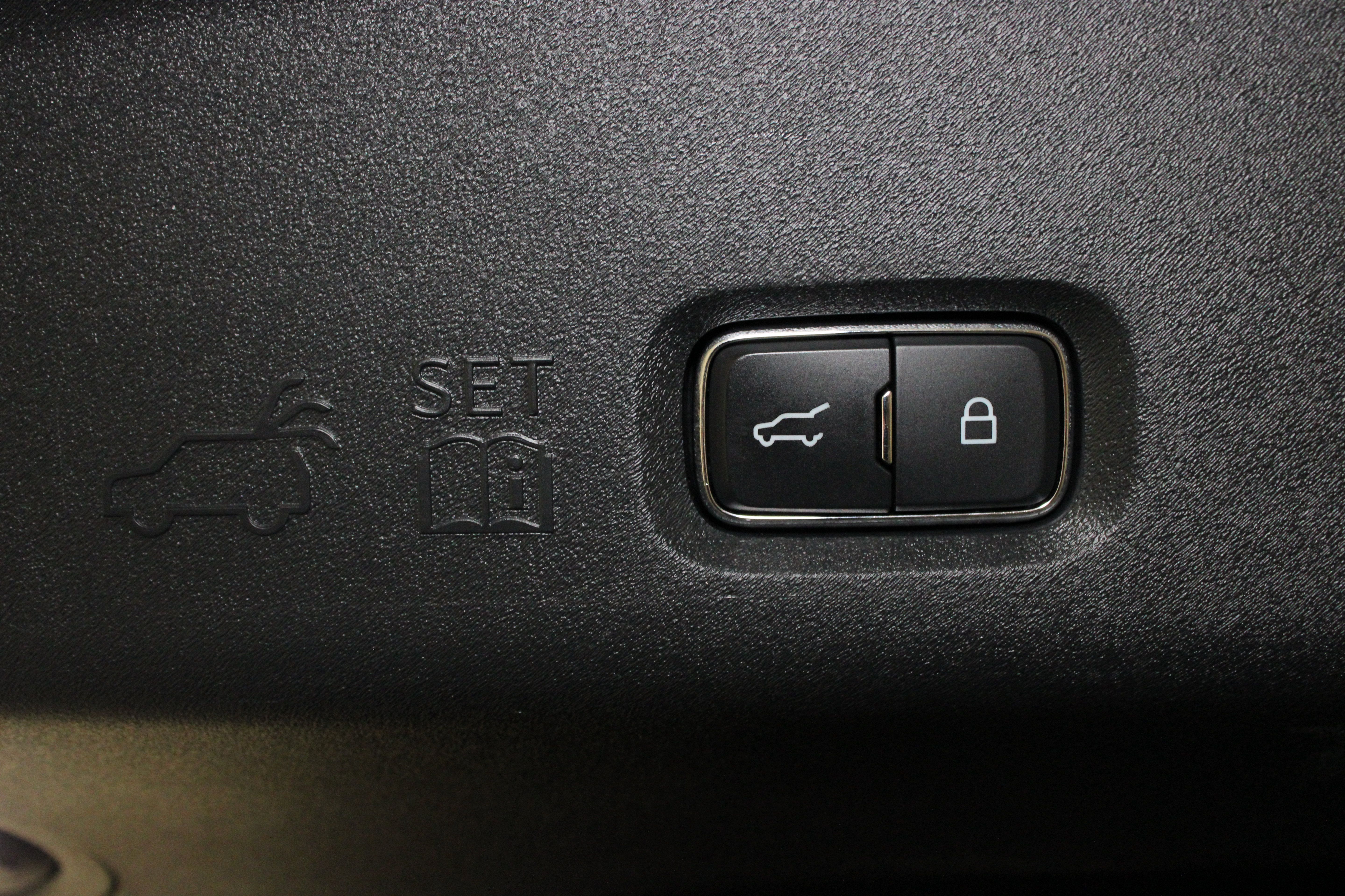 Used 2025 Ford Expedition Tremor AWD/4WD image 17