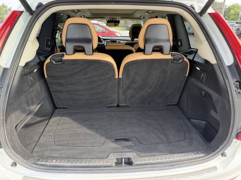 Used 2016 Volvo XC90 T6 Momentum w/ Momentum Plus Package AWD/4WD image 17