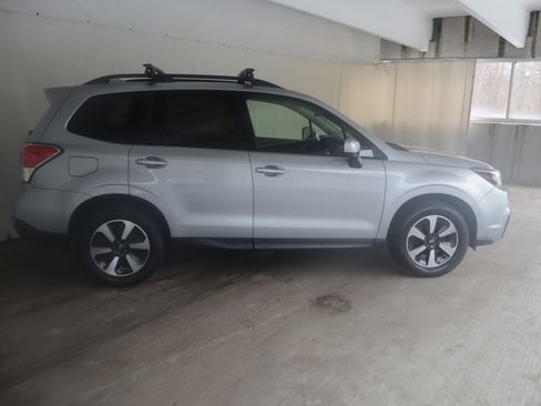 Used 2017 Subaru Forester 2.5i Premium w/ All-Weather Package image 25