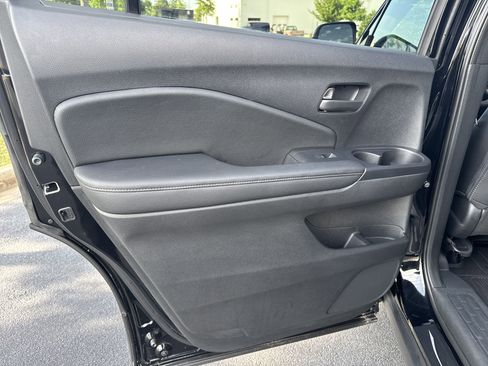 Used 2025 Honda Passport EX-L image 29