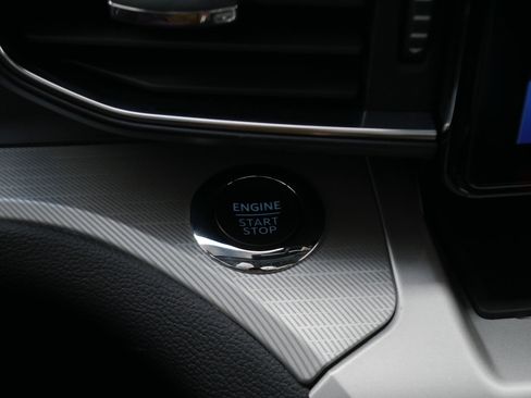 Used 2022 Ford Explorer XLT w/ Equipment Group 202A image 29