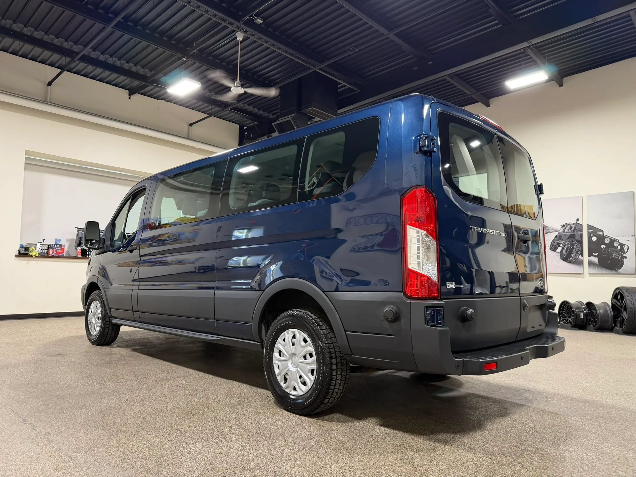 Used 2016 Ford Transit 350 XL RWD image 7