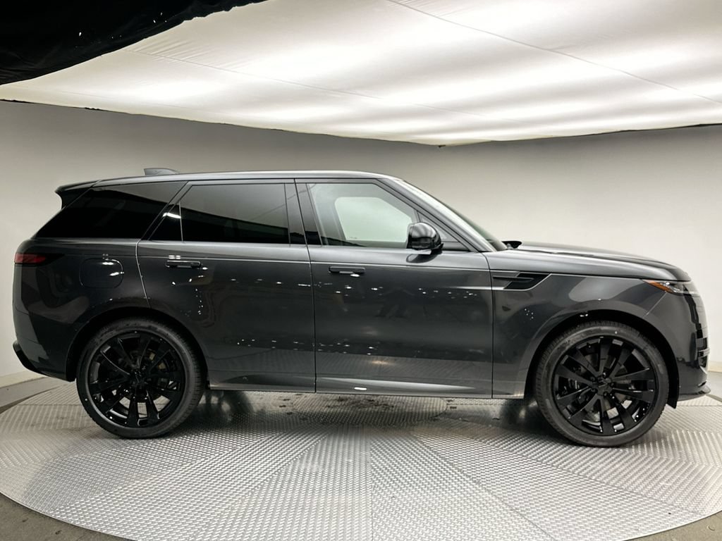 New 2027 Land Rover Range Rover Sport Dynamic SE AWD/4WD image 4