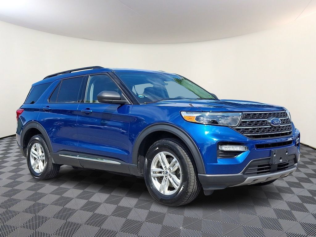 Used 2022 Ford Explorer XLT w/ Equipment Group 202A AWD/4WD image 1
