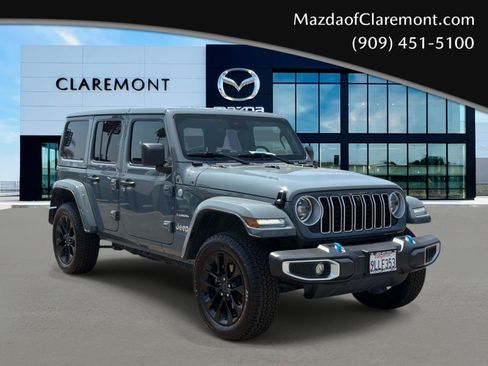 Used 2024 Jeep Wrangler Unlimited Sahara w/ Technology Group AWD/4WD image 1