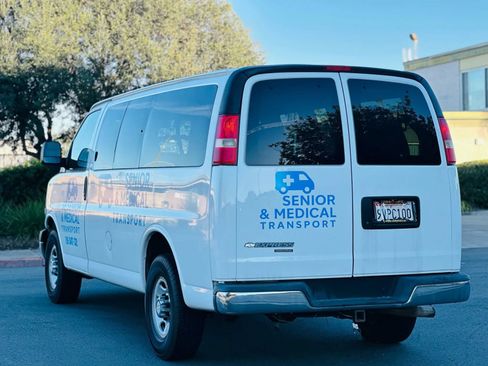 Used 2014 Chevrolet Express 2500 LT w/ LT Preferred Equipment Group RWD image 6