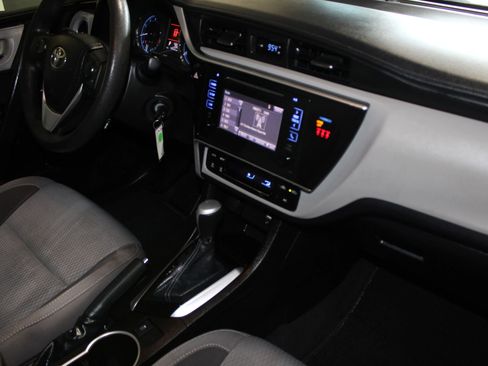 Used 2019 Toyota Corolla LE FWD image 25