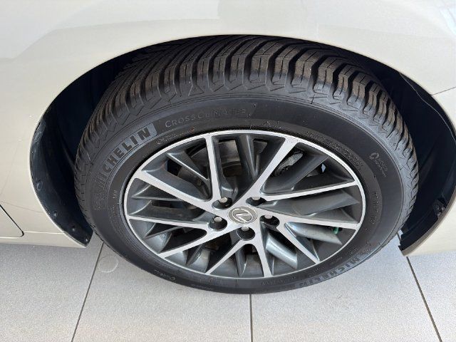Used 2016 Lexus ES 350 w/ Luxury Package w/Wood Trim FWD image 14