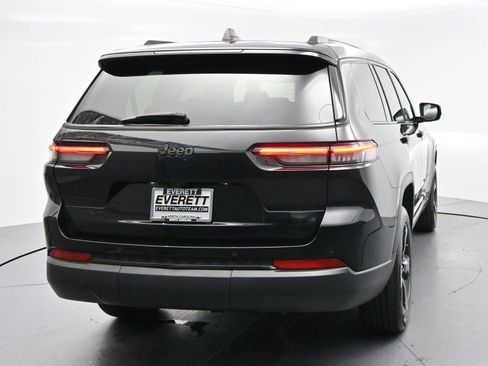 Used 2023 Jeep Grand Cherokee L Laredo AWD/4WD image 6