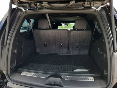 Used 2024 Chevrolet Suburban High Country w/ Advanced Technology Package AWD/4WD image 5