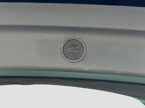 Used 2025 Tesla Model Y Long Range AWD/4WD image 14