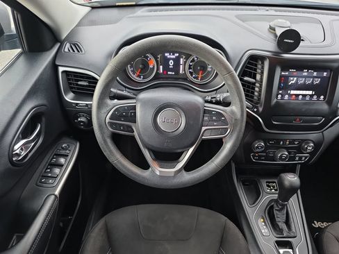 Used 2019 Jeep Cherokee Latitude w/ Popular Appearance Group FWD image 15