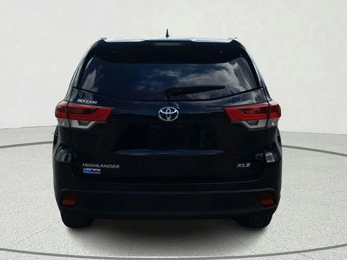 Used 2019 Toyota Highlander XLE image 5