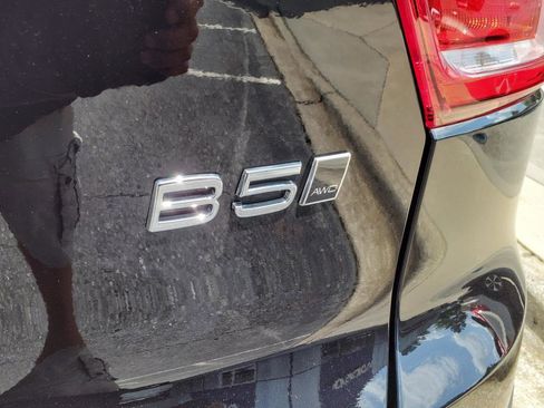 New 2025 Volvo XC40 B5 Plus w/ Protection Package Premier image 6