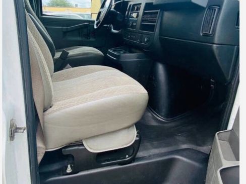 Used 2020 GMC Savana 4500 w/ Power Convenience Package image 4