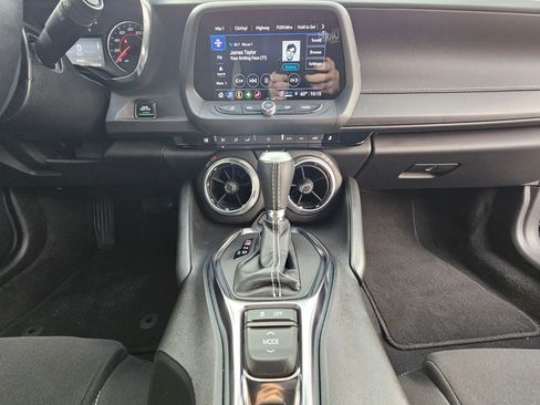 Used 2022 Chevrolet Camaro LT w/ RS Package image 10