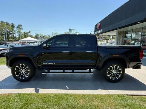 Used 2024 GMC Canyon Denali AWD/4WD image 25