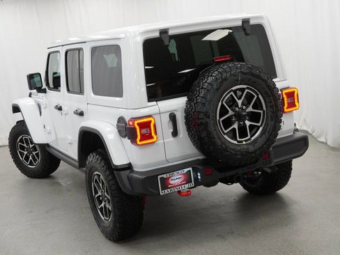 New 2026 Jeep Wrangler Unlimited Rubicon AWD/4WD image 11