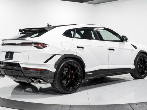Used 2024 Lamborghini Urus Performante AWD/4WD image 3