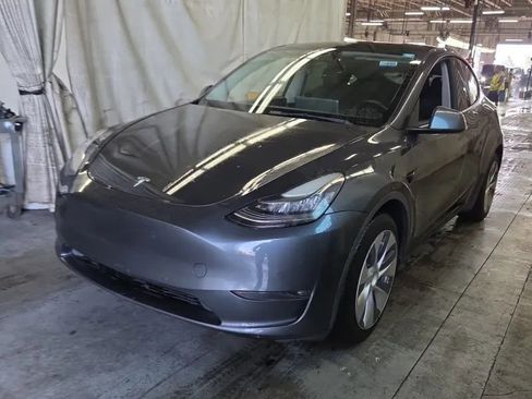 Used 2021 Tesla Model Y Long Range AWD/4WD image 1