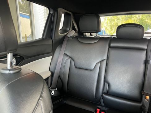 Used 2025 Jeep Compass Limited image 49