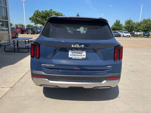 New 2026 Kia Sorento S AWD/4WD image 6