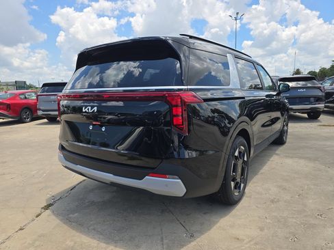 New 2026 Kia Carnival EX FWD image 8