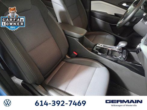 Used 2025 Chevrolet Trax LT w/ LT Convenience Package FWD image 25
