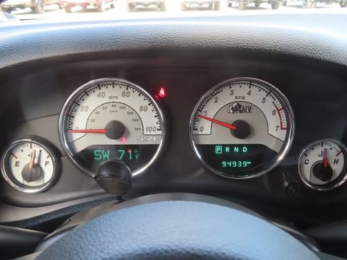 Used 2015 Jeep Wrangler Unlimited Rubicon w/ Connectivity Group AWD/4WD image 36