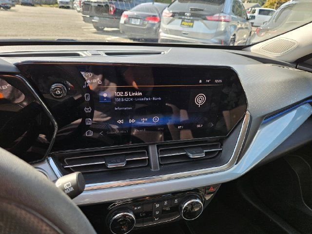 Used 2025 Chevrolet Trax LT FWD image 10