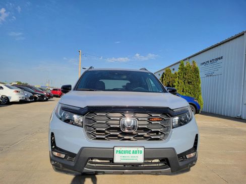 Used 2022 Honda Passport TrailSport image 2