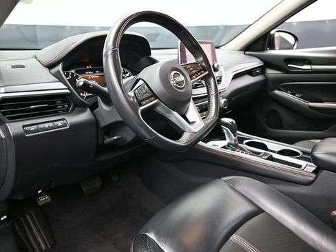 Used 2024 Nissan Altima 2.5 SR FWD image 21