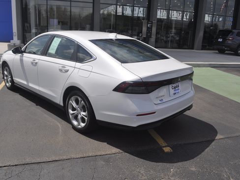 Certified 2023 Honda Accord LX image 5