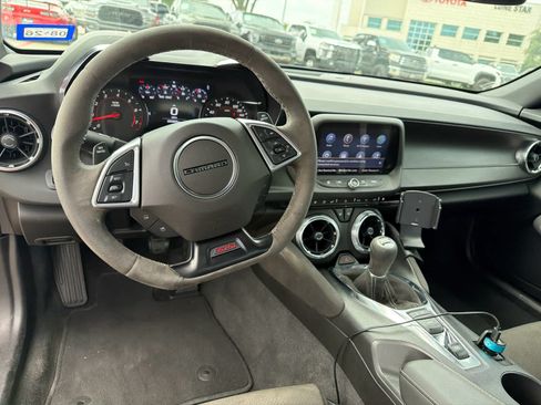 Used 2022 Chevrolet Camaro SS RWD image 5