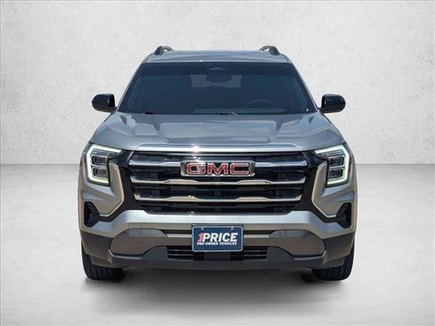Used 2026 GMC Terrain Elevation w/ Elevation Premium Package FWD image 2
