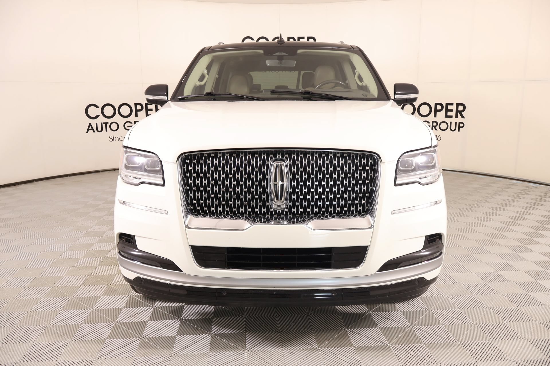 Used 2023 Lincoln Navigator Reserve AWD/4WD image 9