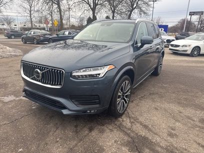 Used 2021 Volvo XC90 T5 Momentum w/ Climate Package