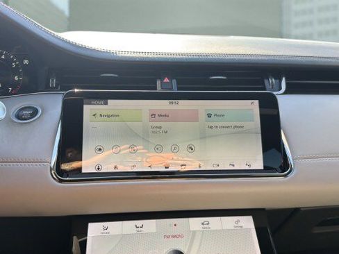 Used 2020 Land Rover Range Rover Evoque R-Dynamic SE image 24